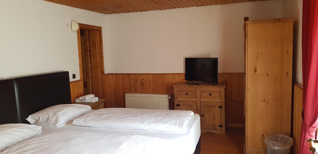 Hotel Altes Faehrhaus 뒤스부르크 외부 사진