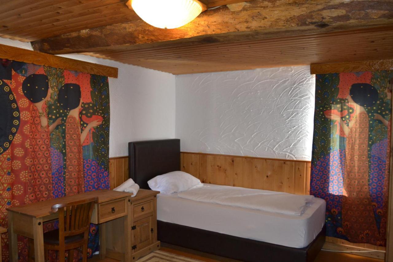Hotel Altes Faehrhaus 뒤스부르크 외부 사진