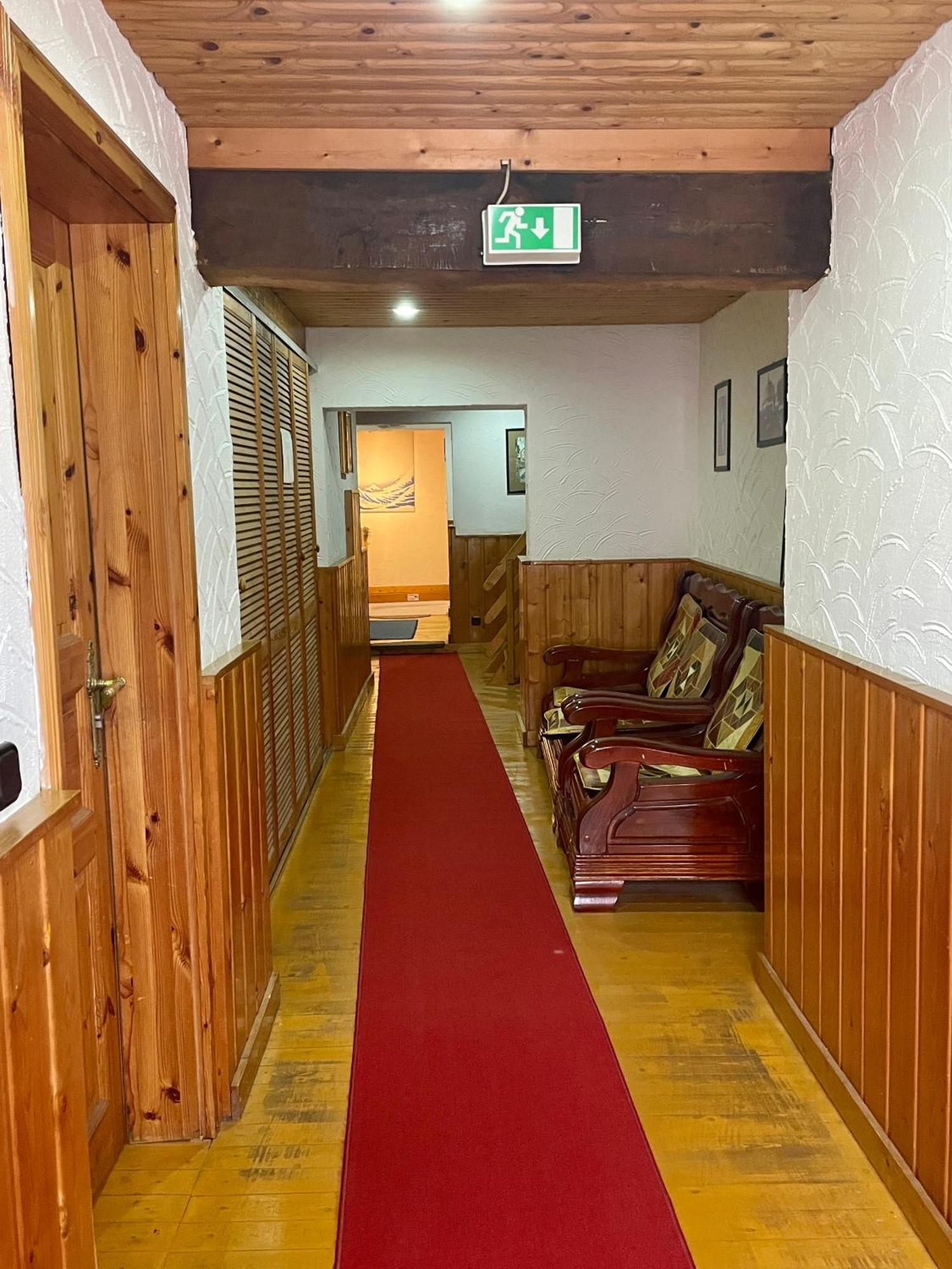 Hotel Altes Faehrhaus 뒤스부르크 외부 사진