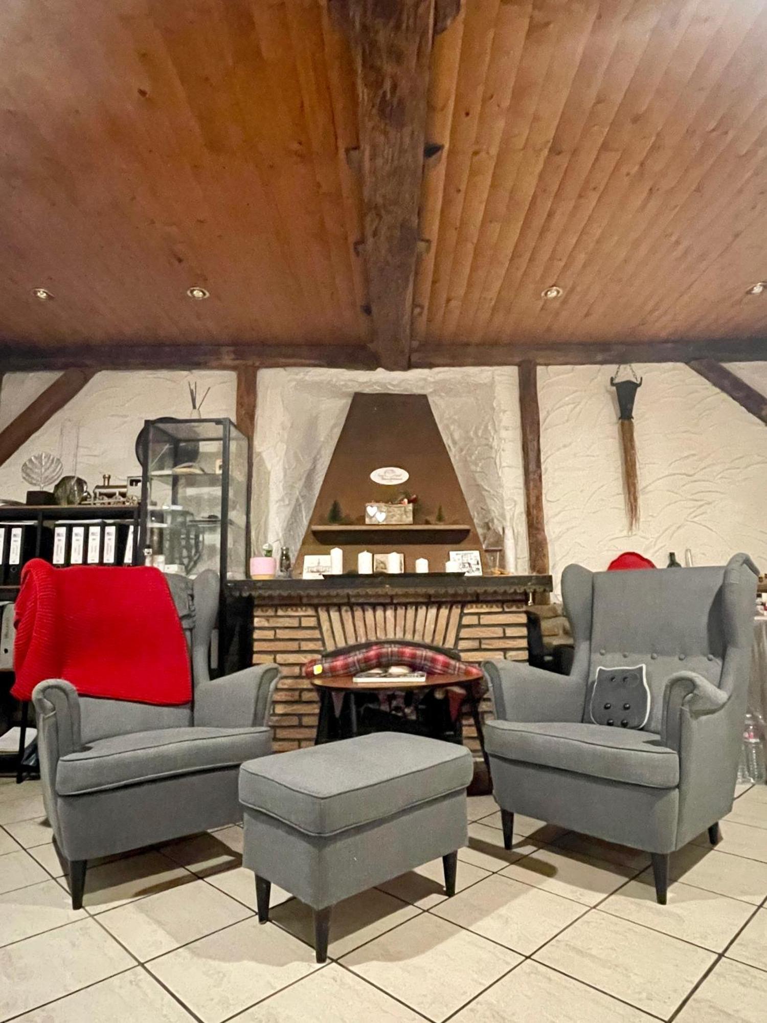 Hotel Altes Faehrhaus 뒤스부르크 외부 사진