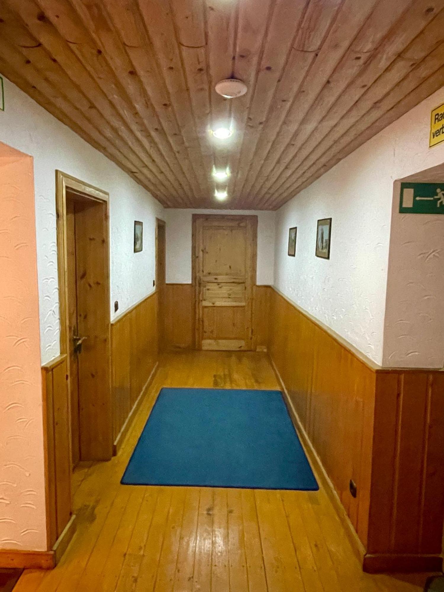 Hotel Altes Faehrhaus 뒤스부르크 외부 사진